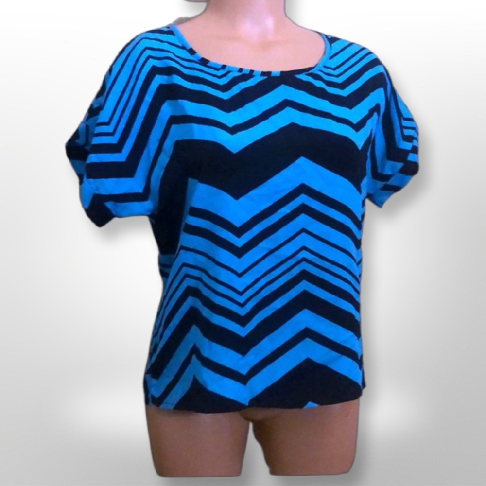 Turquoise zig zag striped slit back blouse